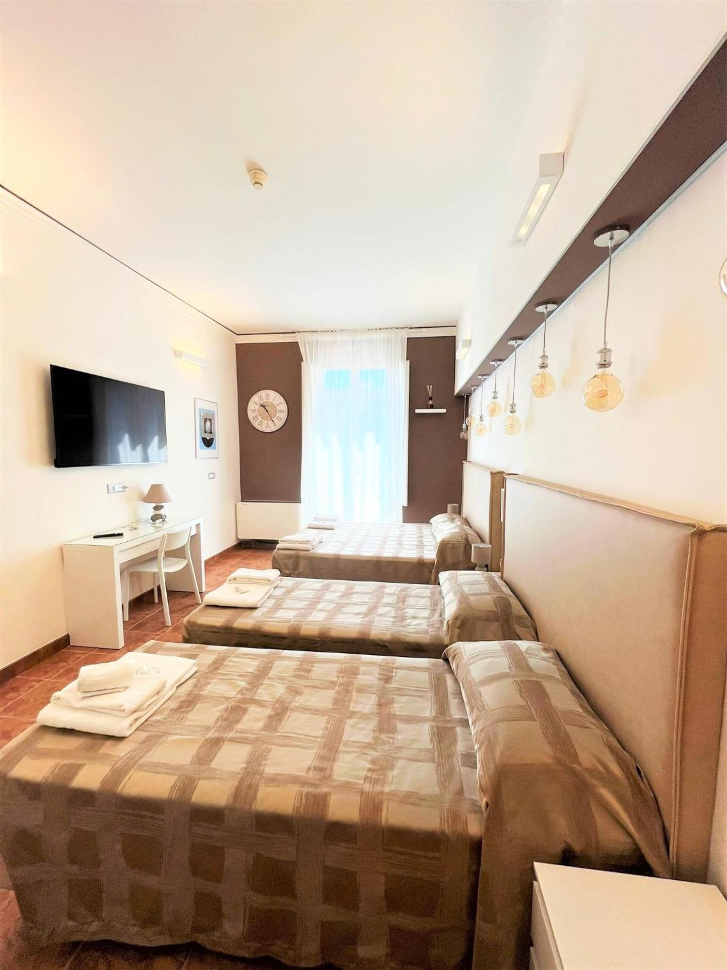 โฮเต็ล อลินารี Hotel ฟลอเรนซ์ ภายนอก รูปภาพ