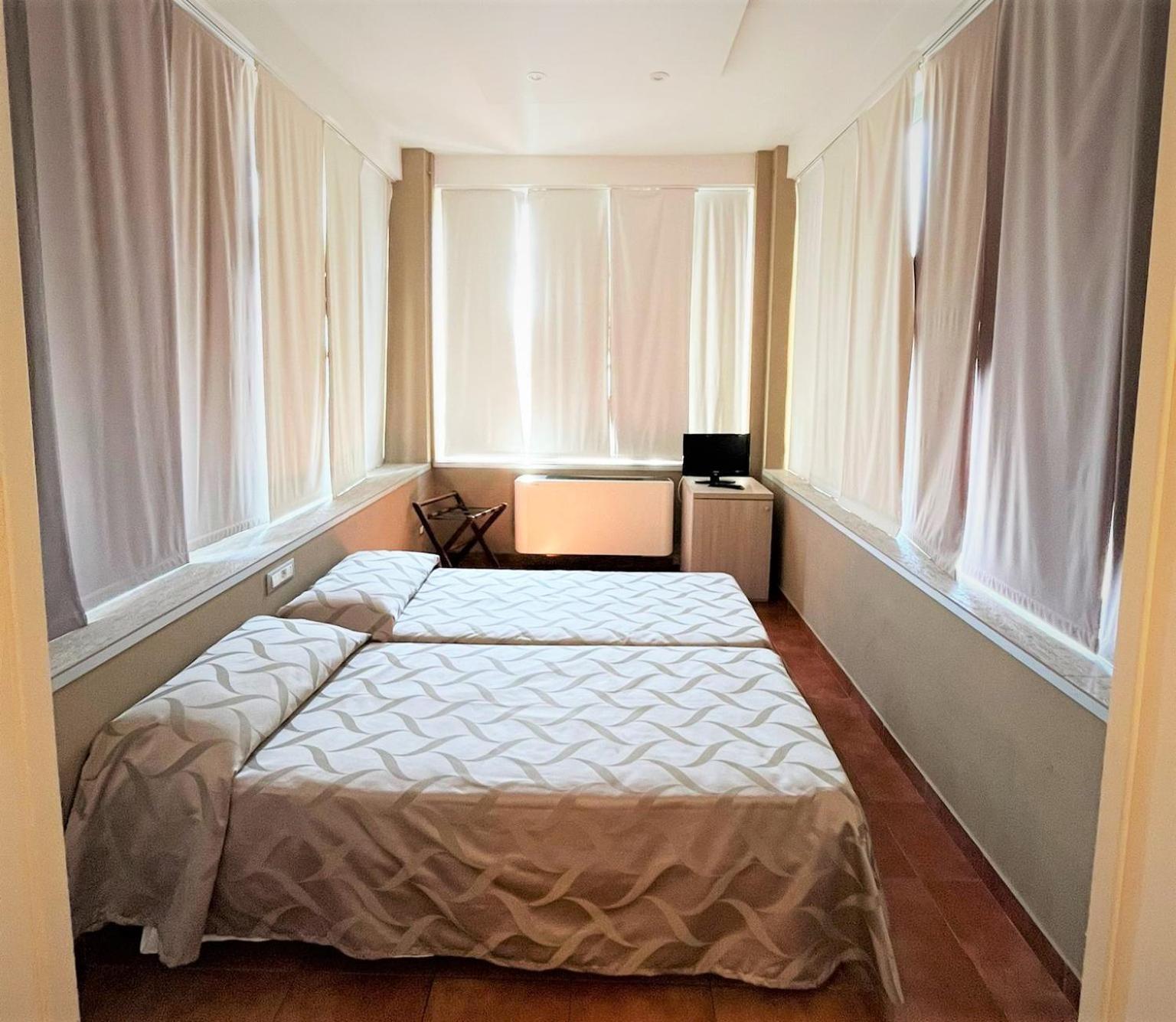 โฮเต็ล อลินารี Hotel ฟลอเรนซ์ ภายนอก รูปภาพ
